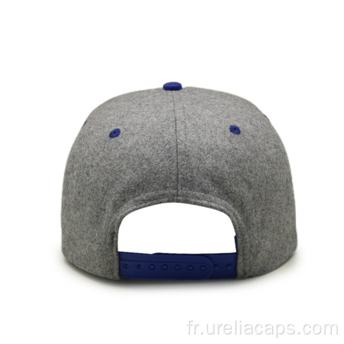 Chapeau de snapback de laine avec applique EMB